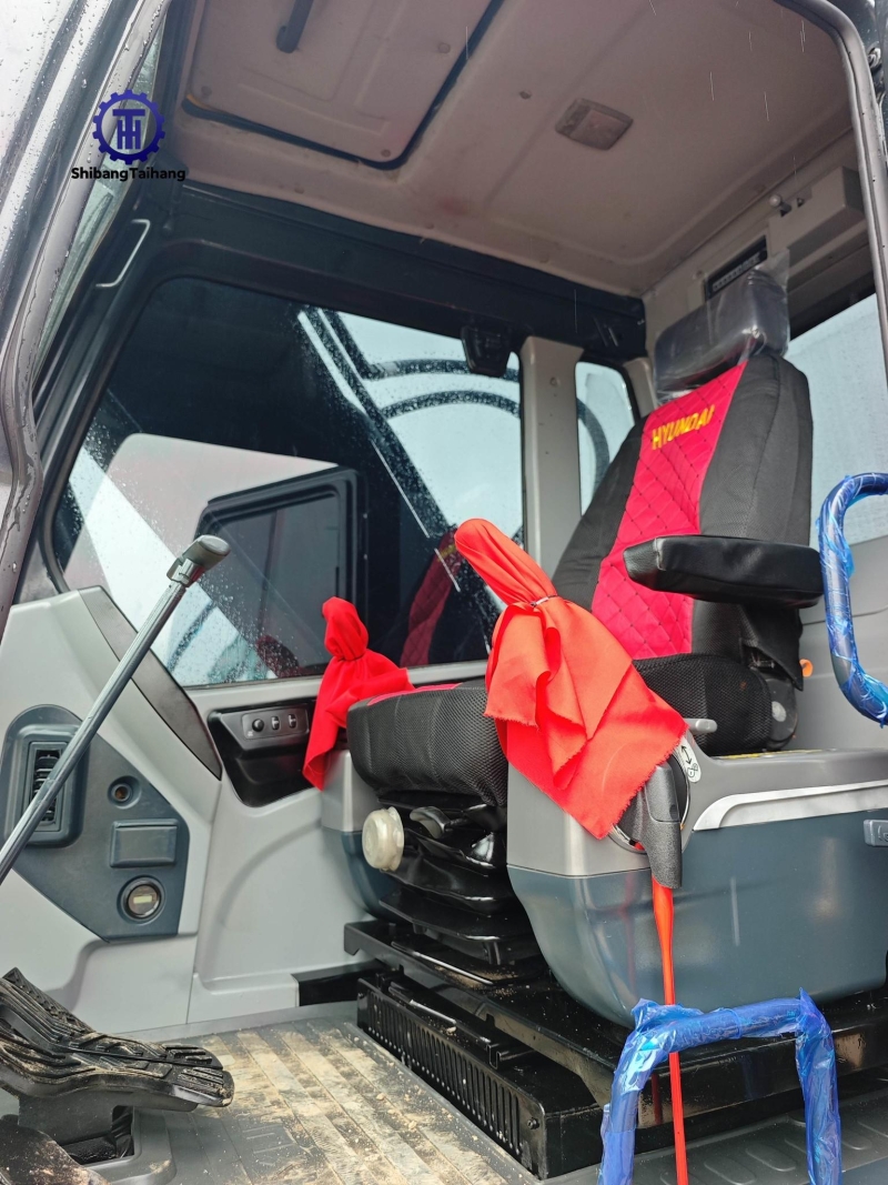 Excavadora Hyundai 220 usado en venta