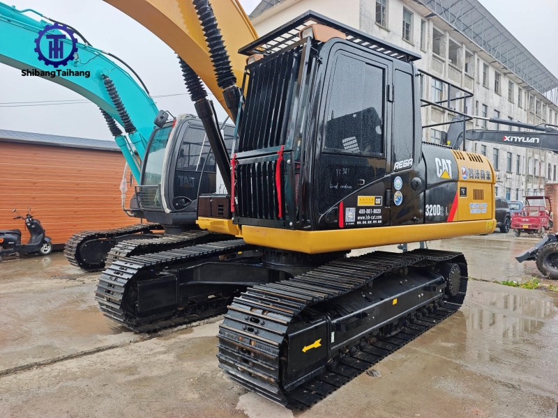 Excavadora Caterpillar 320D2L Usada en Venta 2