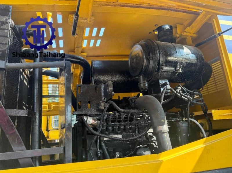 للبيع Komatsu 320 مستعمل
