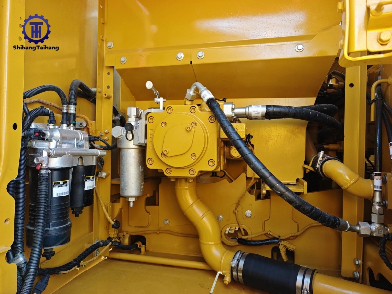 Caterpillar 323GC d'occasion à vendre 