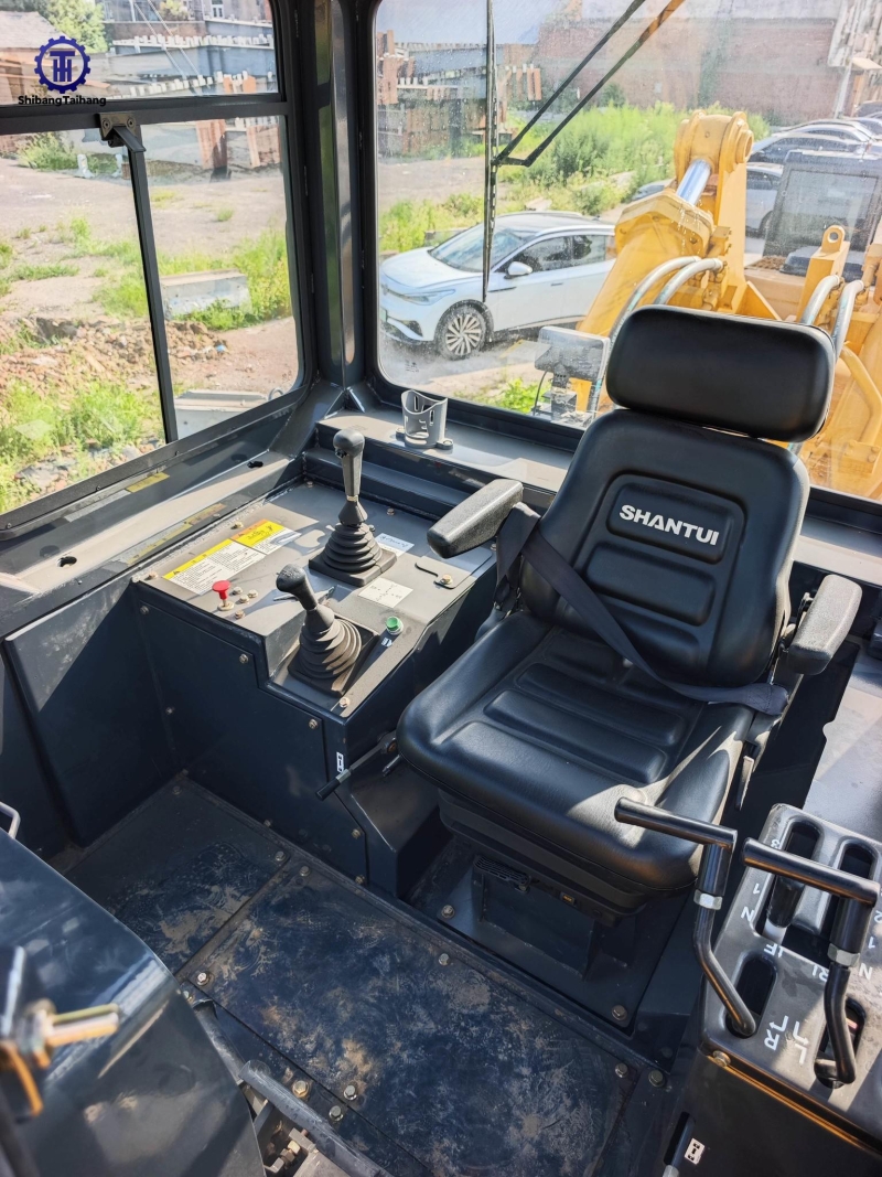 Bulldozer Shantui SD32 de segunda mano en venta