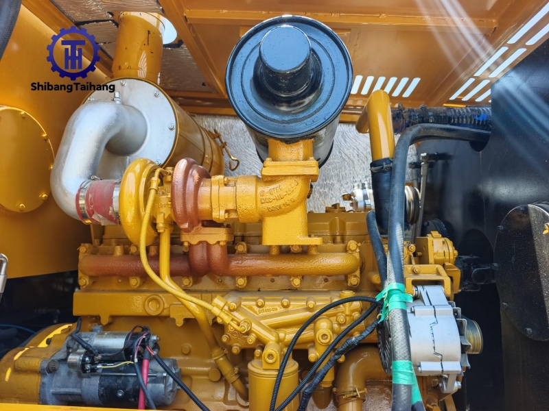  ممهد طريق XCMG180 مستعمل للبيع