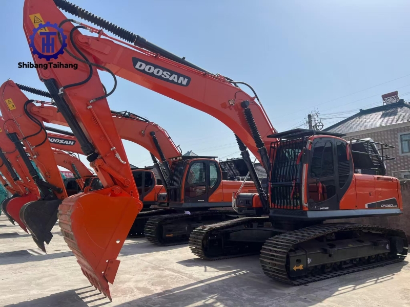 Doosan DX260 d'occasion à vendre