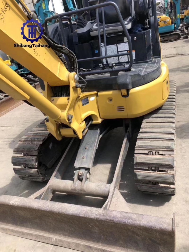Excavadora Komatsu PC30 usado en venta 