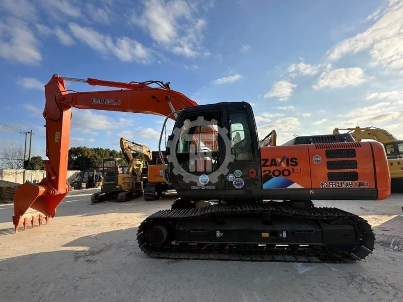 Japan Original Used Hitachi ZX200 Hydraulic Crawler Excavator Second Hand Machinery 100KW Power