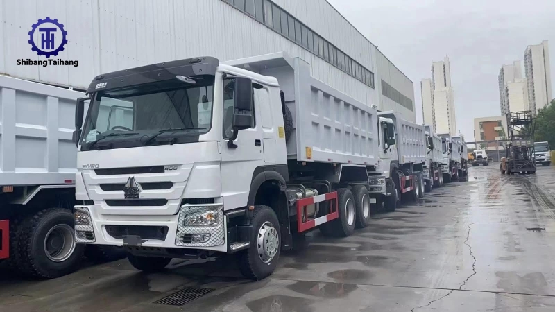 Volquete 6x4 HOVO Usada en venta 2