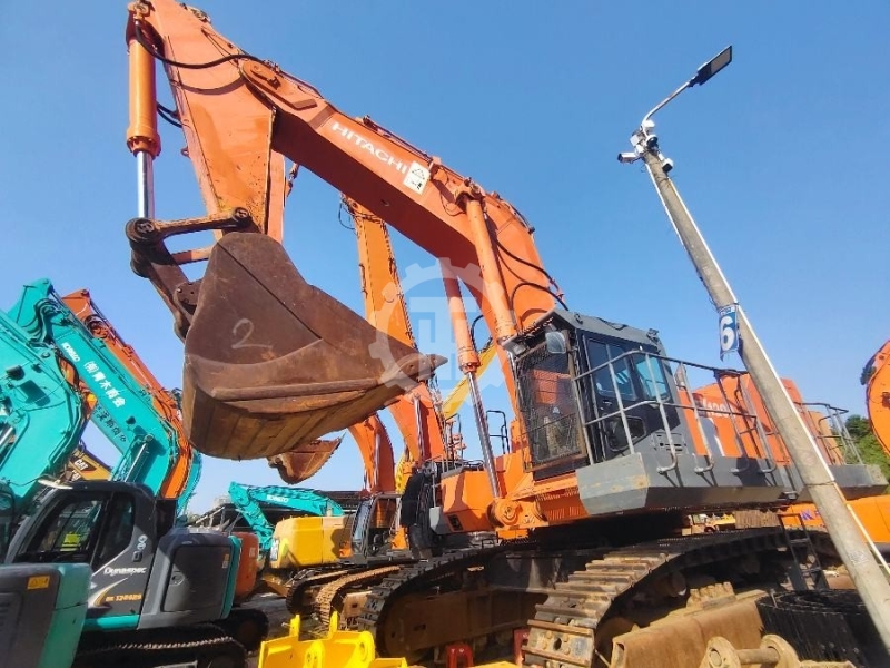Продается б/у HItachi ZX1200