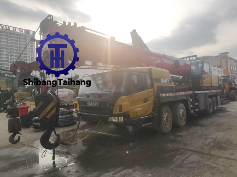 Grue Sany d'occasion de 50 tonnes