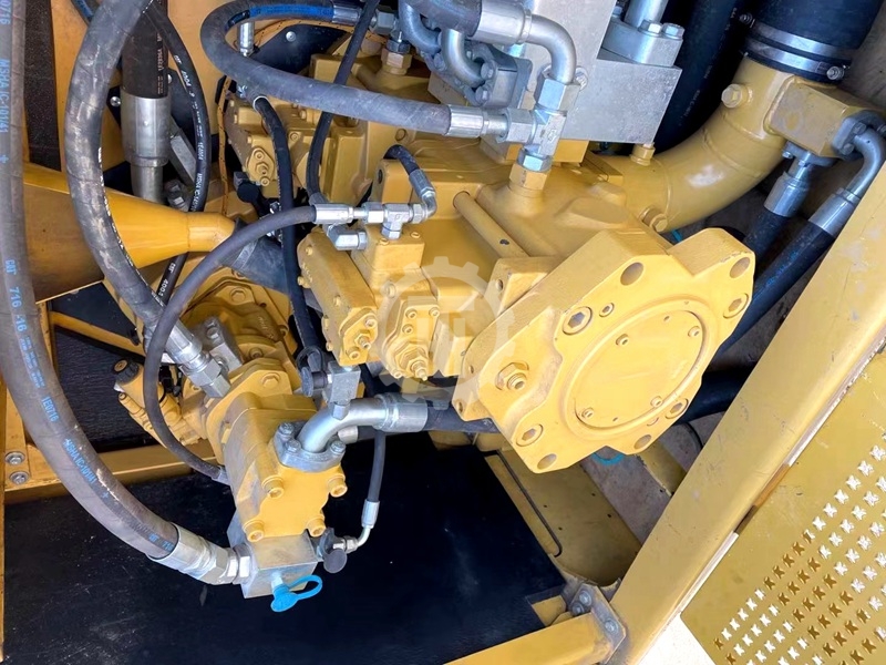 Caterpillar 390DL d'occasion à vendre