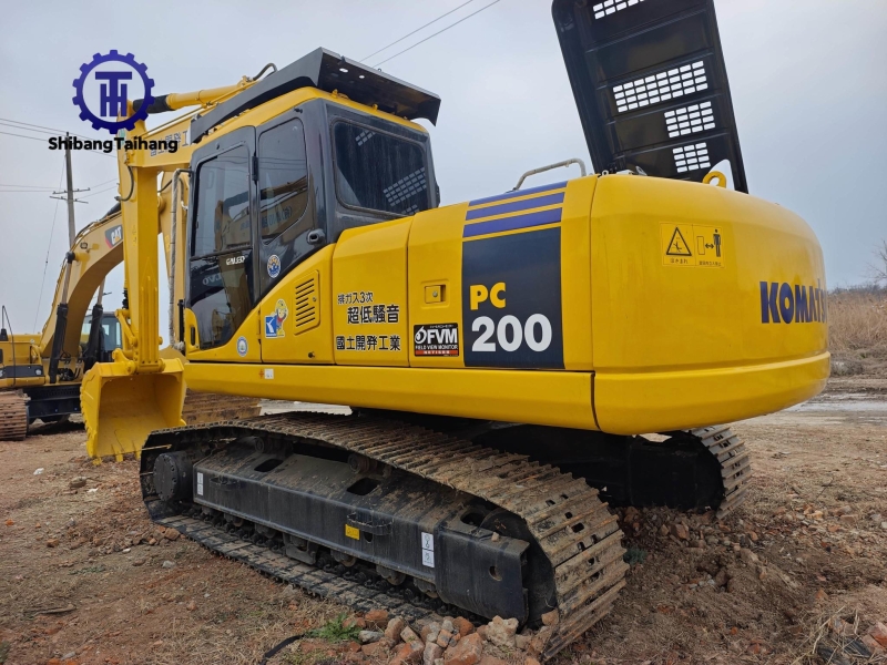 Продается б/у Komatsu 200  .
