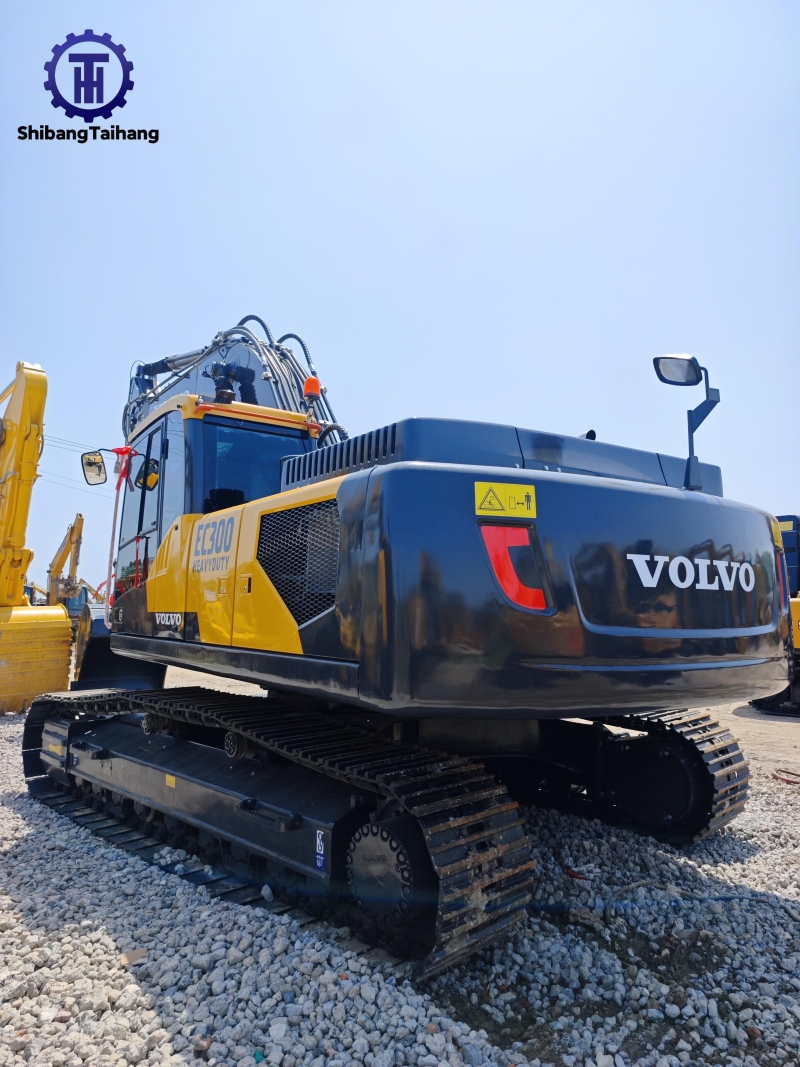 Продается б/у Volvo 300