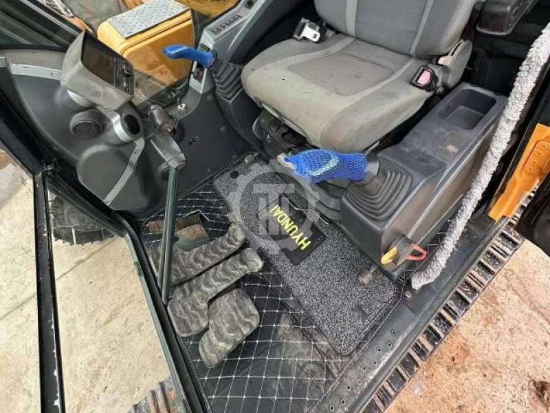 Used Hyundai R220 for sale