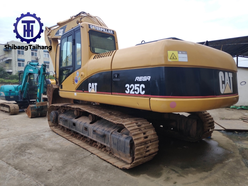 Excavadora Caterpillar 325C Usada en Venta