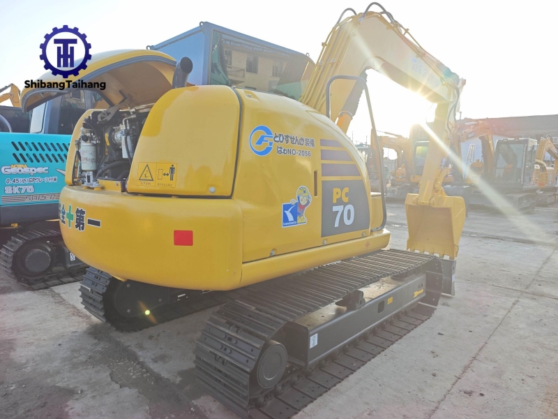 Komatsu PC70 d'occasion à vendre 2