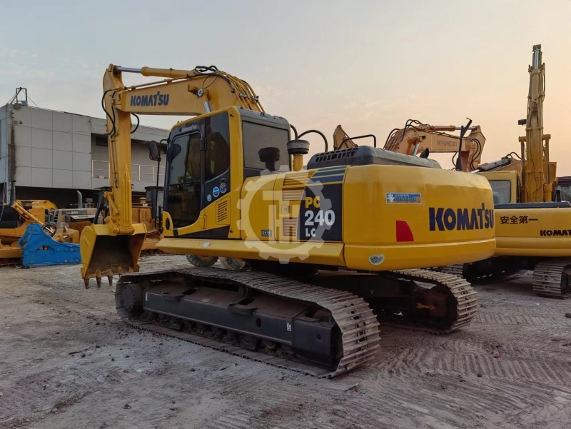 Used Komatsu PC240 for sale 2