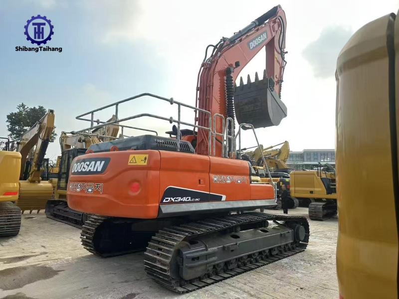 Doosan DX340 d'occasion à vendre