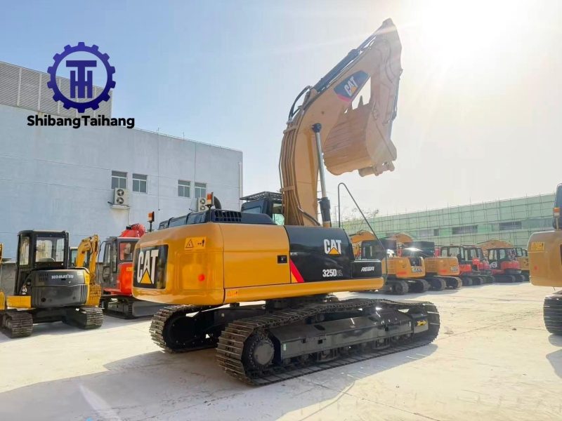 Продается б/у Caterpillar 325D