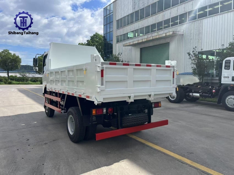 Volquete 4x4 HOVO Usada en venta