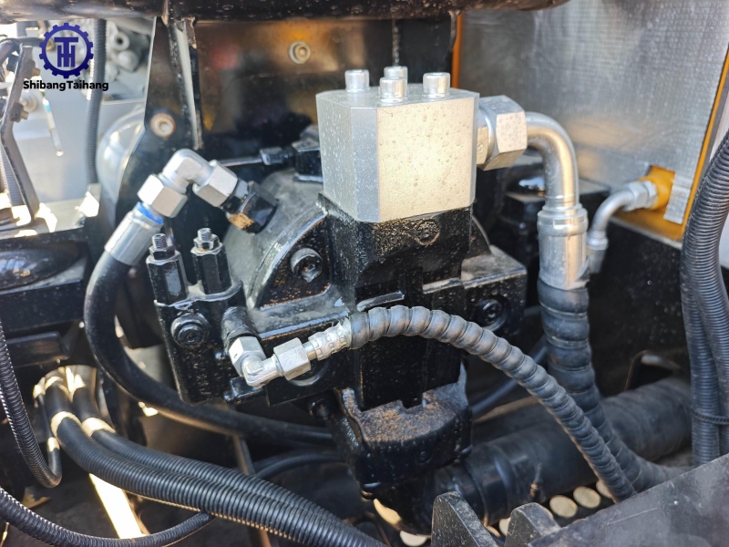 للبيع حفار ساني 60 مستعمل