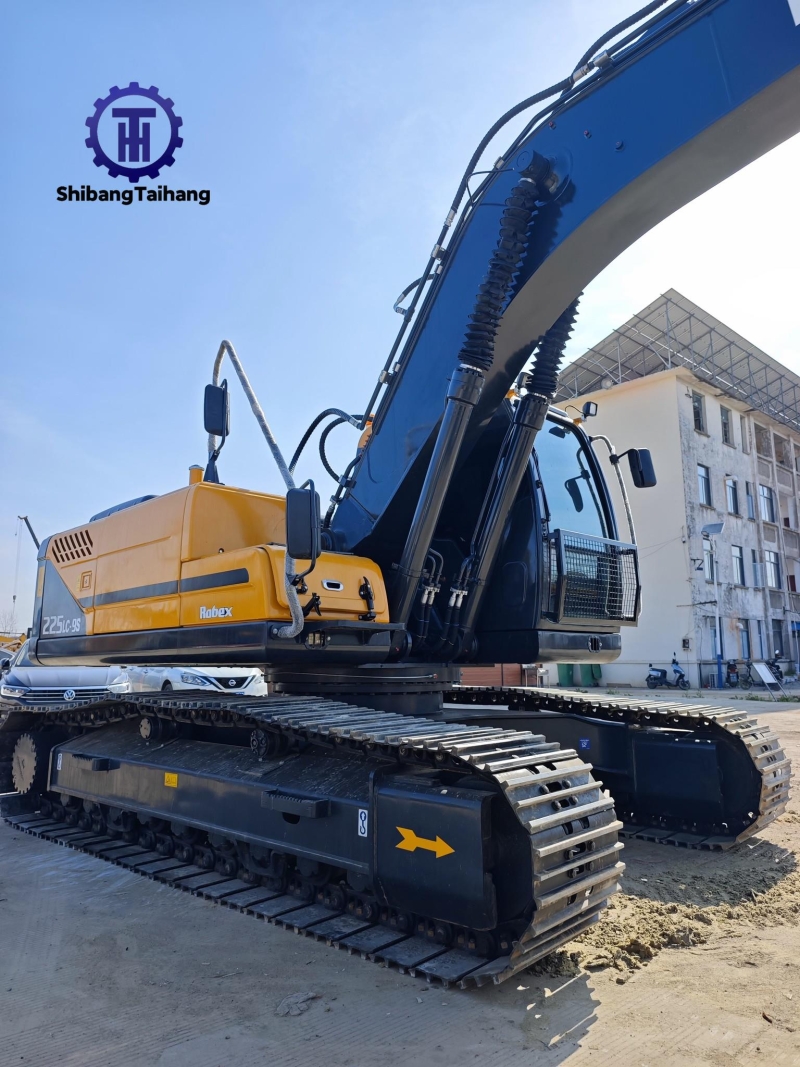 Excavadora Hyundai 225 usado en venta 