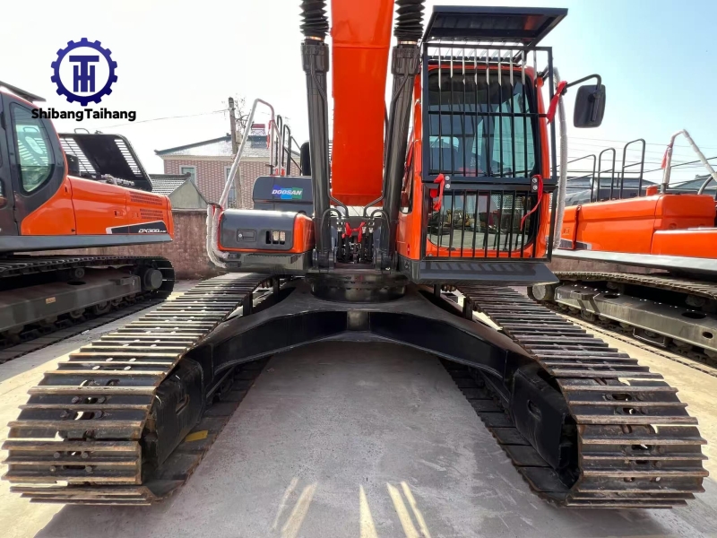 Excavadora Doosan DX260 Usada en venta