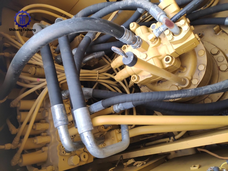 Экскаватор Caterpillar 323 б/у в продаже