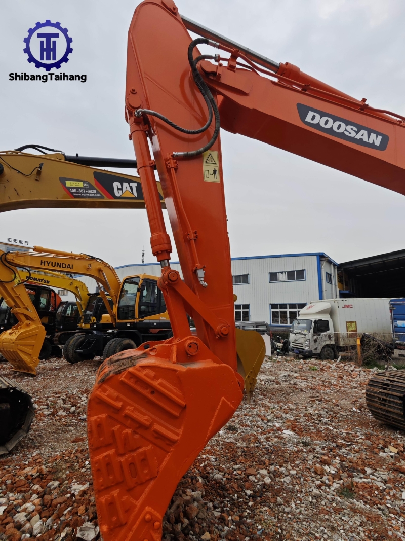 2 للبيع حفار دوسان DH225 مستعمل