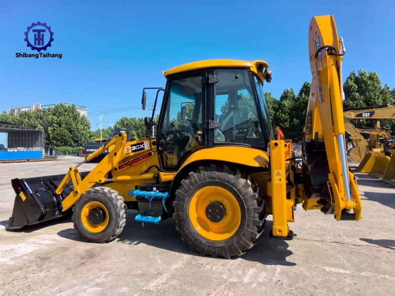 Retroexcavadora JCB 3CX Usada en venta