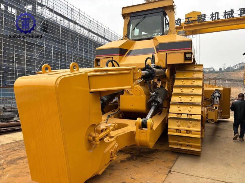 Бульдозер б/у Caterpillar D11 в продаже