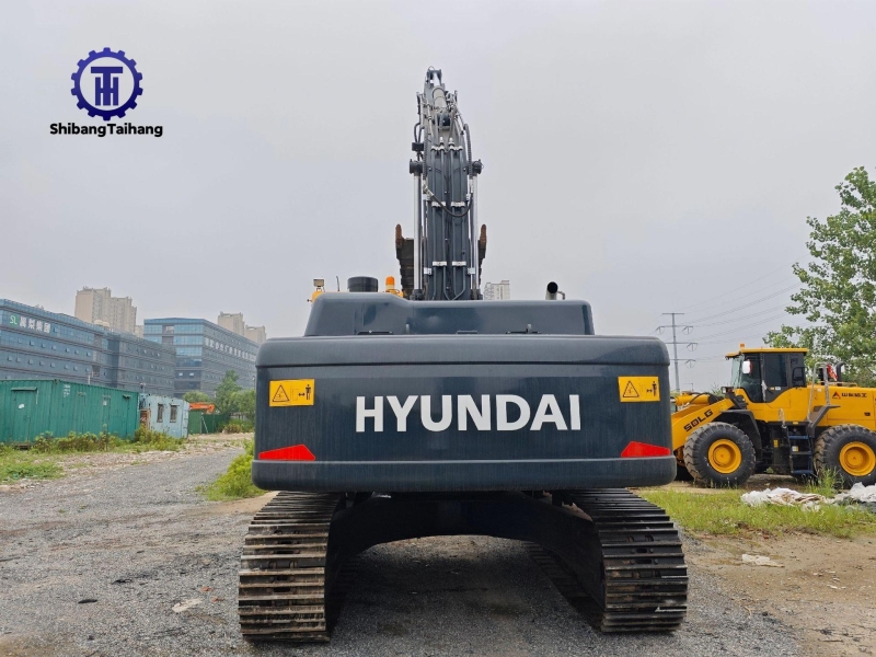 Excavadora Hyundai 305 usado en venta 2