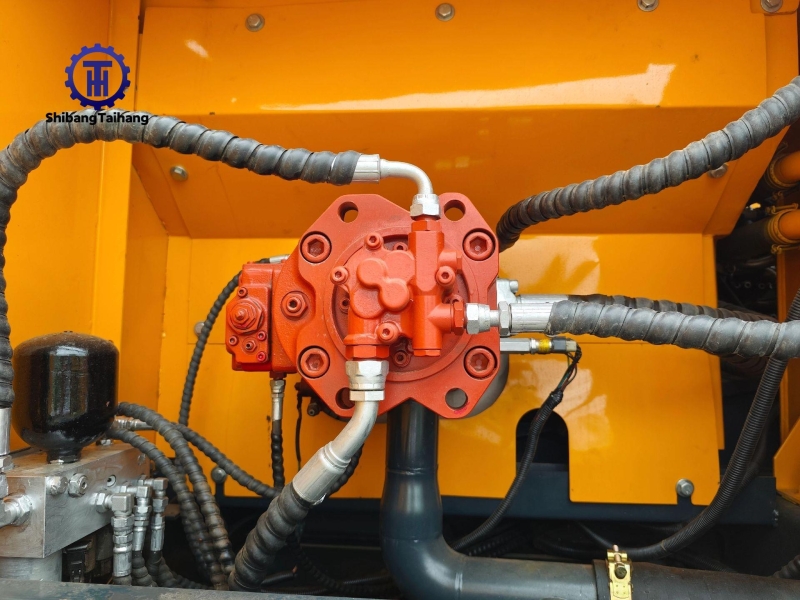 2للبيع حفار هيونداي 305 مستعمل