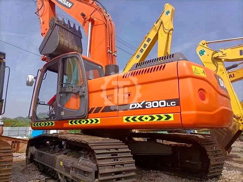 Used Doosan DX300 for sale