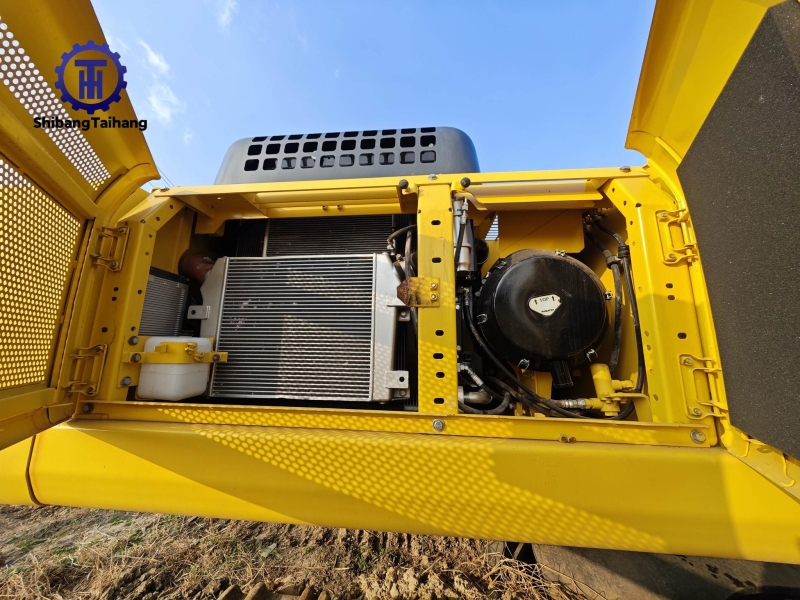 Продается б/у Komatsu 400