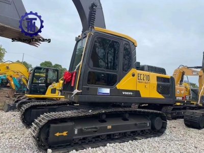 للبيع حفار فولفو EC210 مستعمل