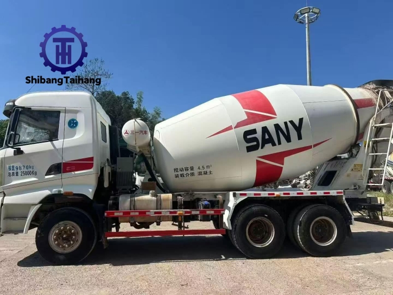 Camión hormigonera 12m³ Usada en venta