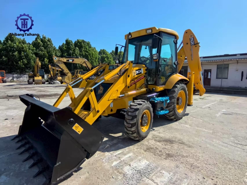 Retroexcavadora JCB 3CX Usada en venta