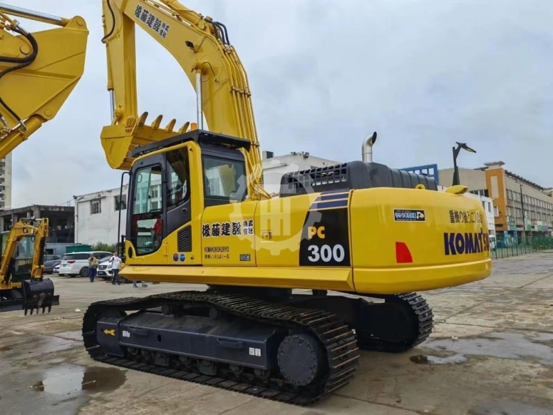 Used KOMATSU PC300 for Sale