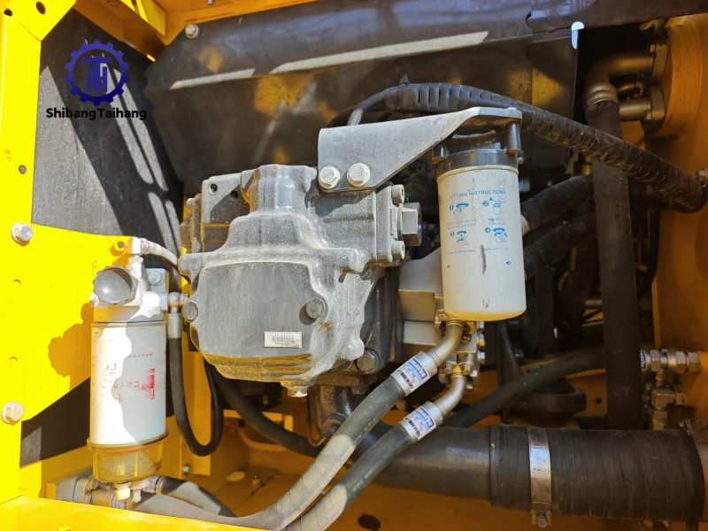 Komatsu PC220 d'occasion à vendre 2