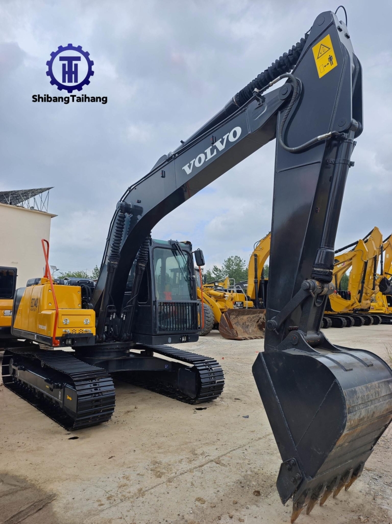 للبيع حفار فولفو EC140 مستعمل