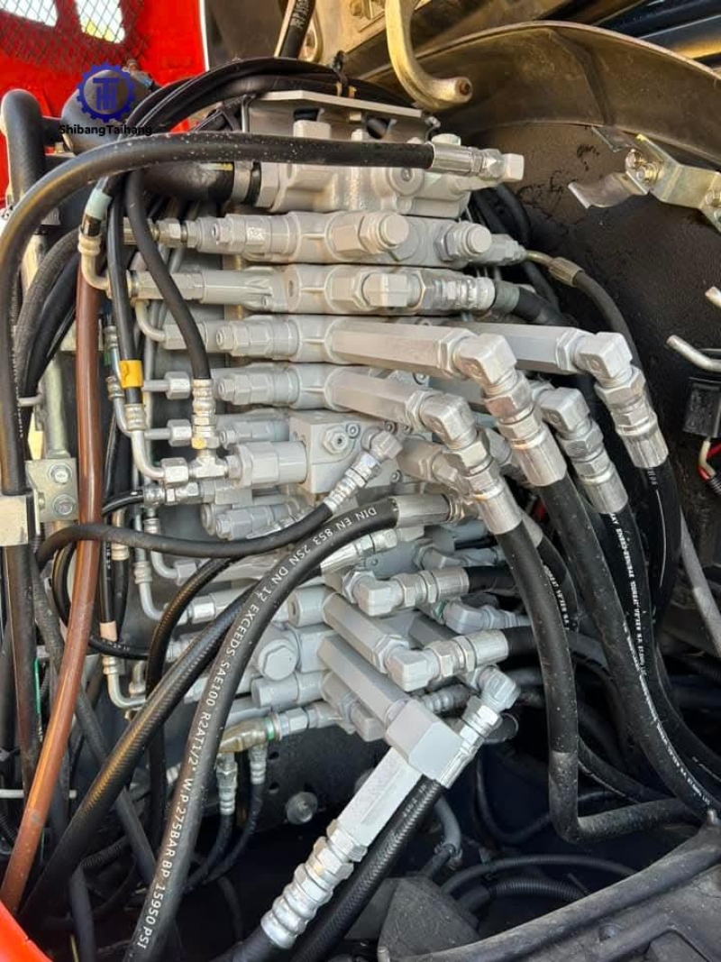 2للبيع حفار كوماتسو PC56 مستعمل