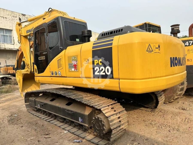 Used Komatsu PC220 for sale 2