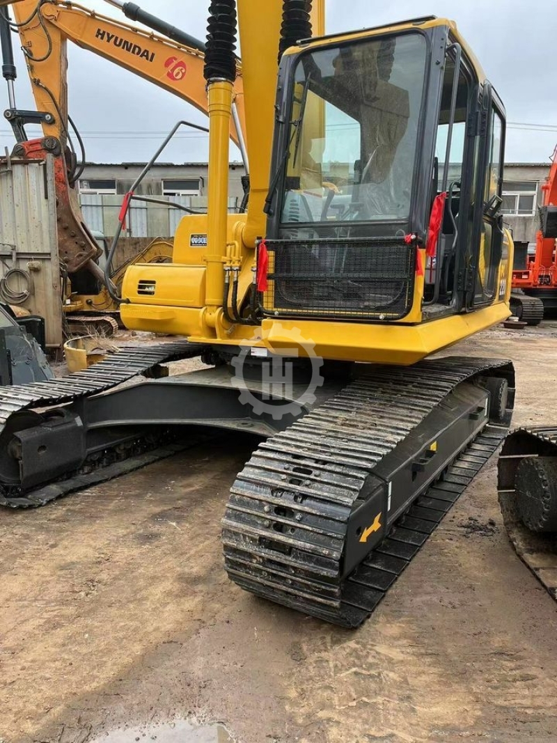 Used Komatsu PC220 for sale 3