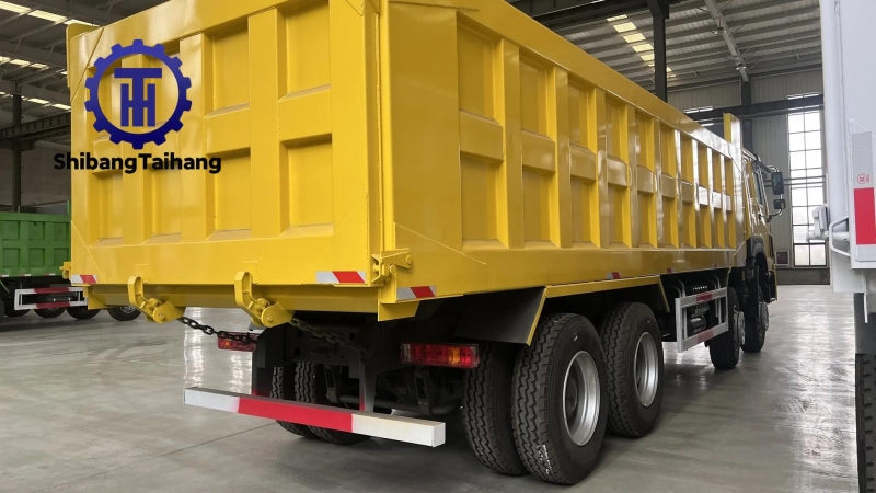 قلابة HOVO 8x4 مستعملة للبيع