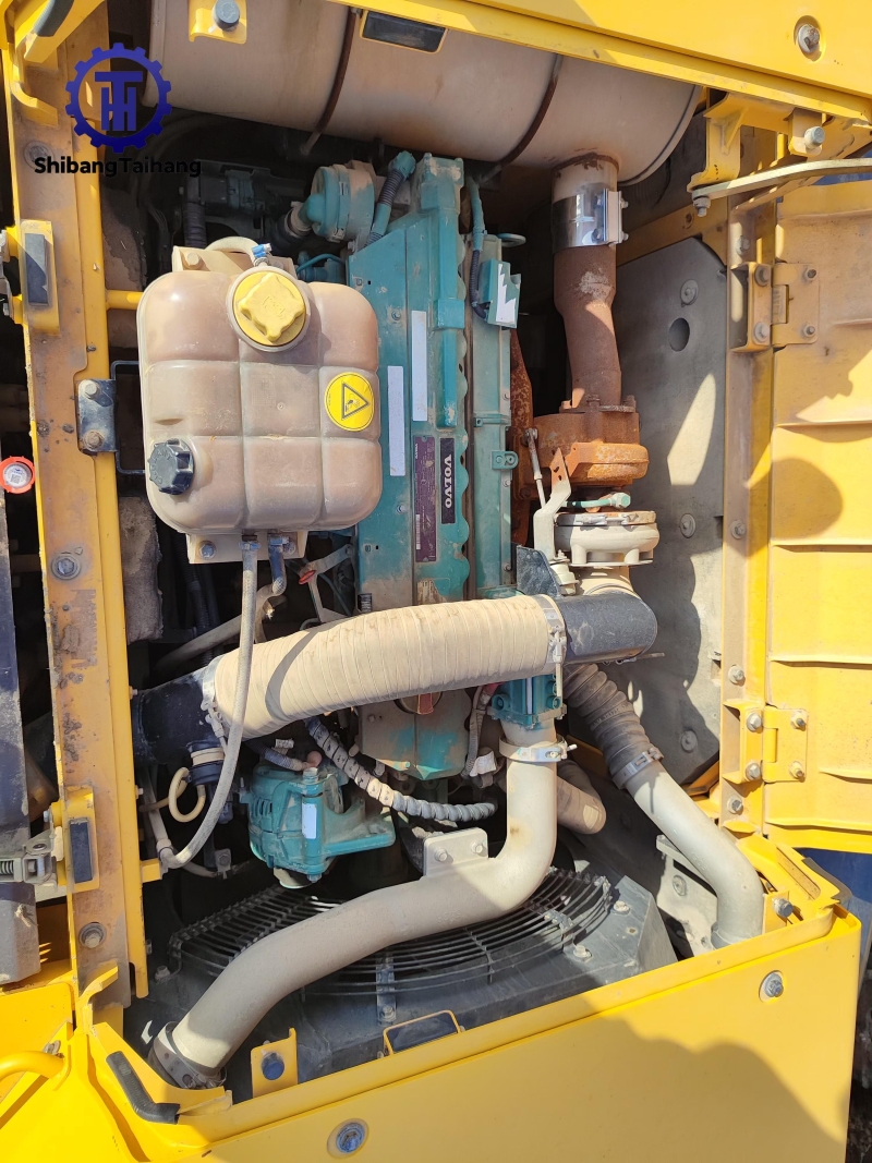 Excavadora Volvo EC300 usada en venta 2