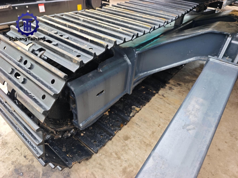 2للبيع حفار كوبيلكو SK75 مستعمل