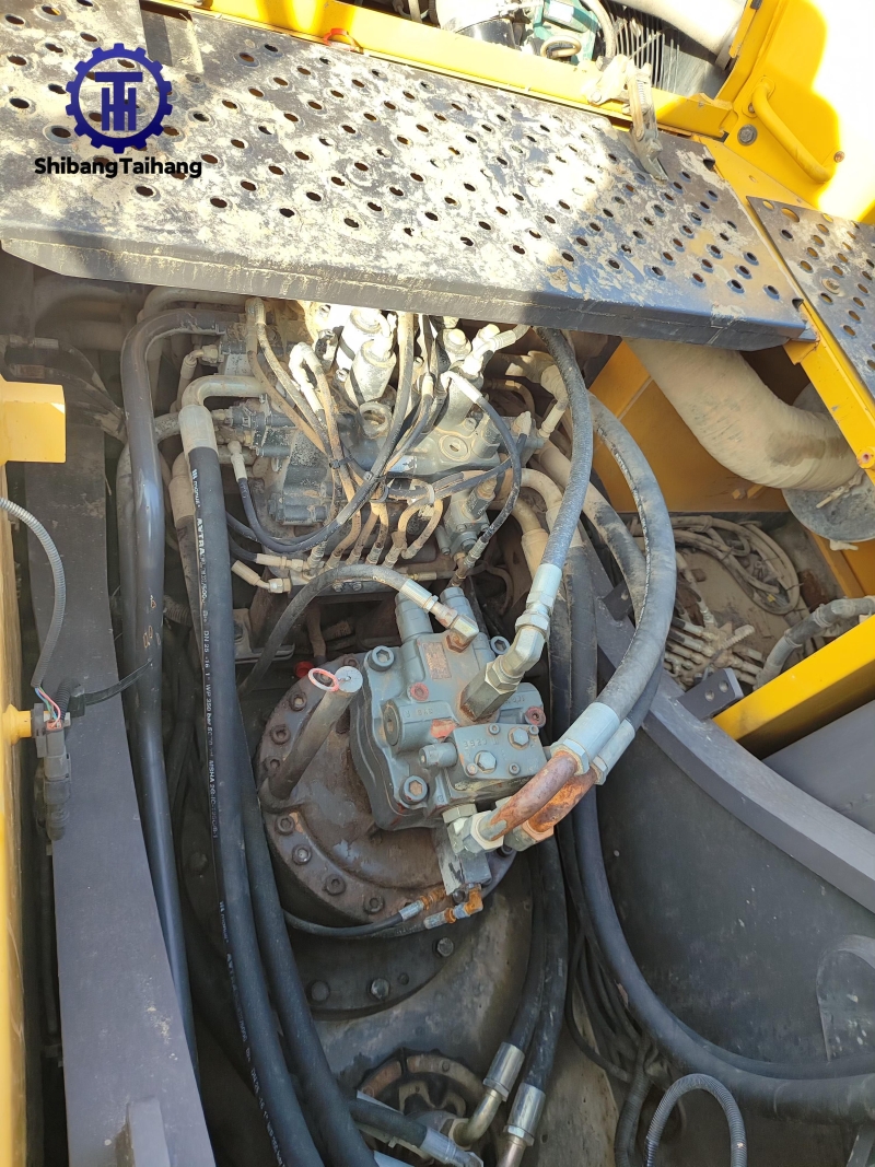 Excavadora Volvo EC300 usada en venta 2