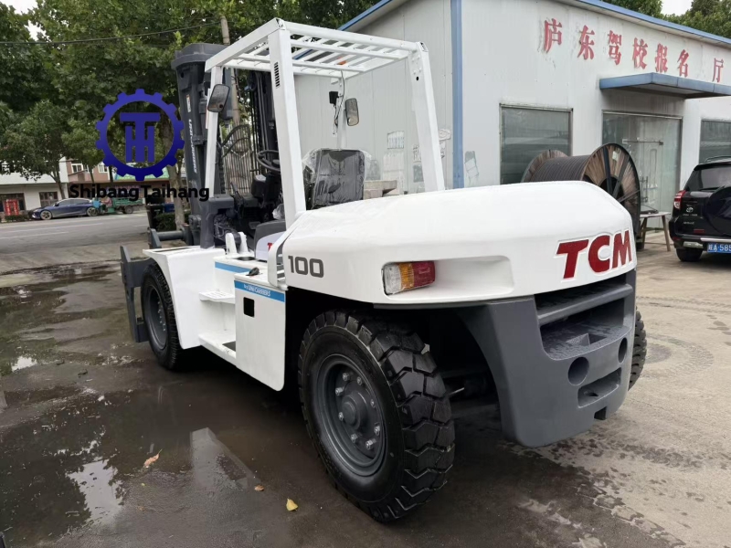Б/у 10-тонный вилочный погрузчик TCM