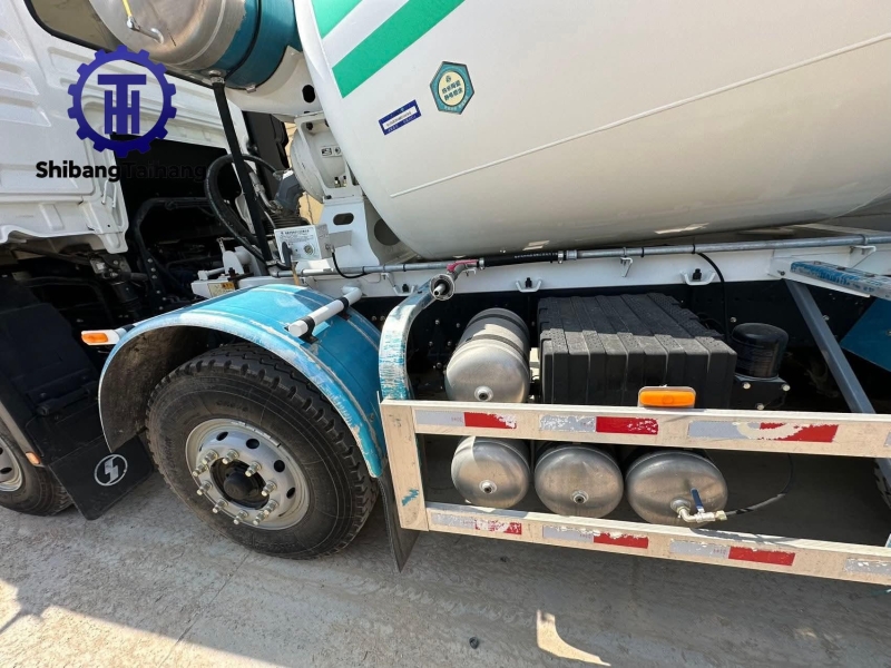 Camion bétonnière 16m³ d'occasion en vente