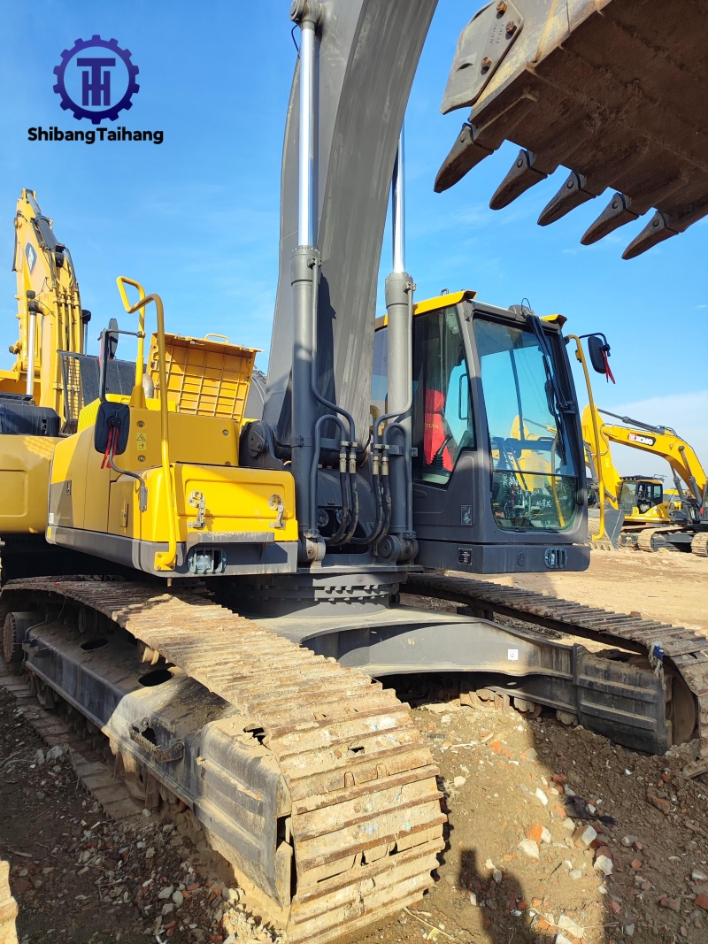 Excavadora Volvo EC300 usada en venta 2