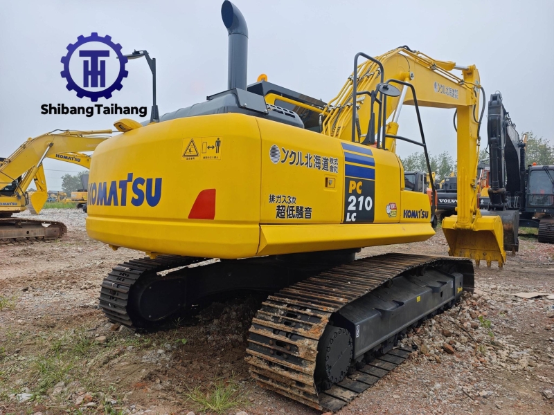 Excavadora Komatsu PC210 usado en venta 